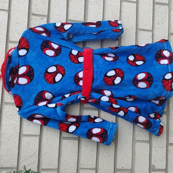 Spiderman Robe - Picture 7 of 9